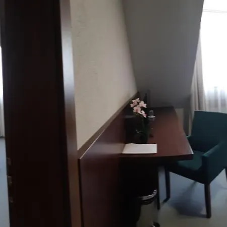 Hotel London Boutique & Restaurant