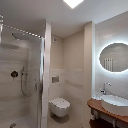 London Boutique & Restaurant Trnava