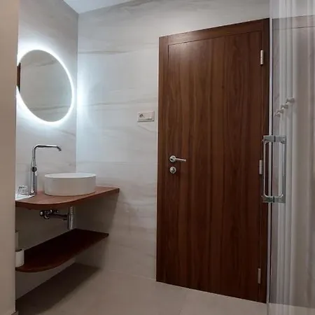 London Boutique & Restaurant Hotel