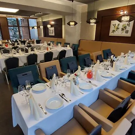 Hotel London Boutique & Restaurant