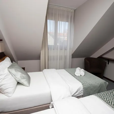 London Boutique & Restaurant Hotel Trnava