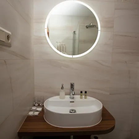 London Boutique & Restaurant Hotel