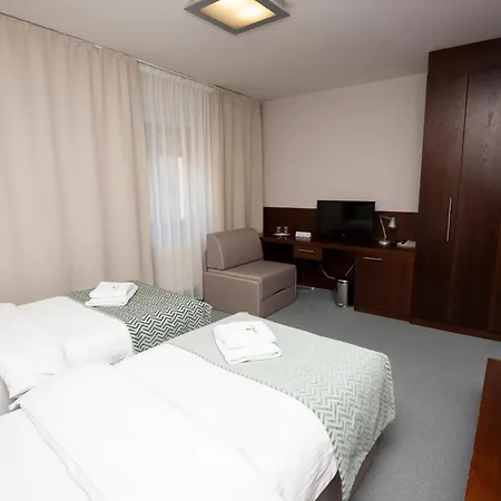 London Boutique & Restaurant Hotel 3*