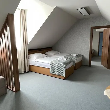 London Boutique & Restaurant